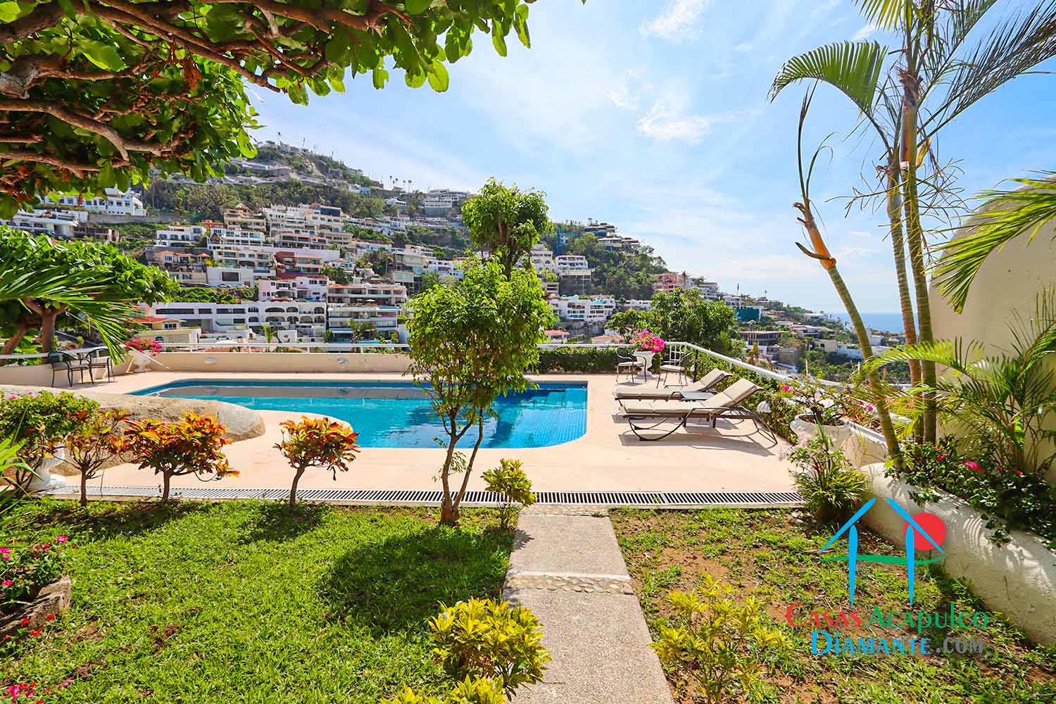 Casa Escorpio - Terraza y alberca 2 Casa Escorpio - Terraza y alberca 2